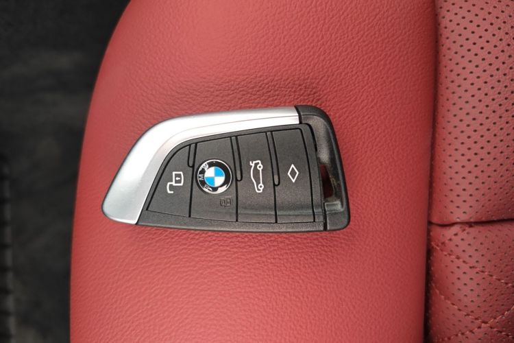 宝马3系 2025款 325i M运动套装中控内饰11