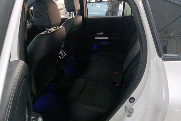 奔驰GLA 2022款 GLA 220 4MATIC中控内饰21