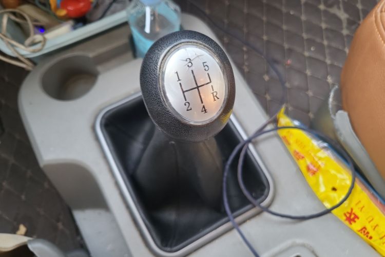 东风风行 菱智 2015款 M5 Q7 2.0L 9座长轴舒适型中控内饰18