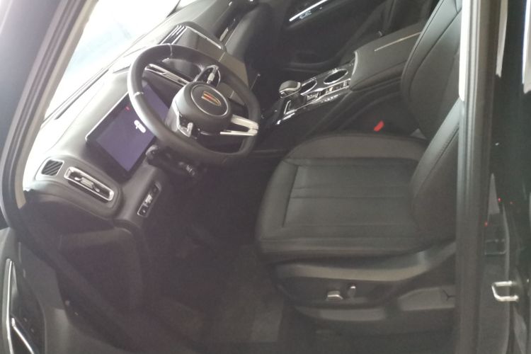 红旗HS3 PHEV 2024款 PHEV 115km 劲为版中控内饰19