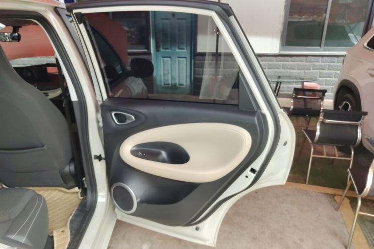 五菱汽车 五菱缤果 2023款 333km 快享款中控内饰7006