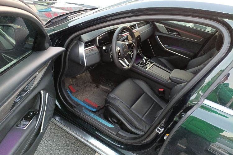 捷豹XFL 2023款 XFL 2.0T P200 两驱精英豪华版中控内饰20