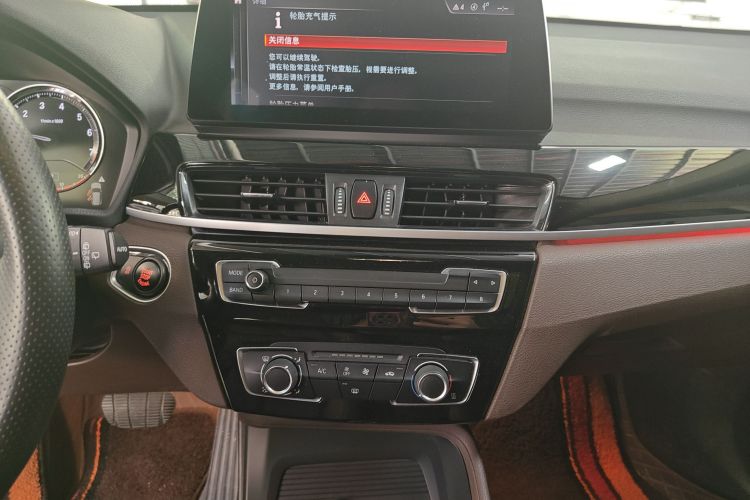 宝马X1 2022款 sDrive20Li 时尚型中控内饰16