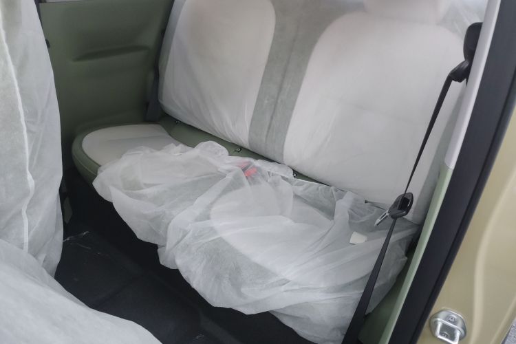 吉利银河 2025款 210km 熊猫骑士中控内饰21