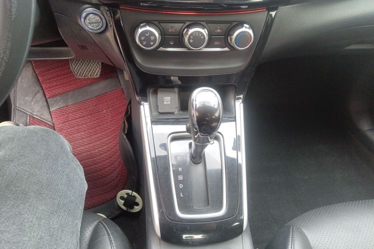 日产 轩逸 2016款 1.6XV CVT智享版中控内饰18