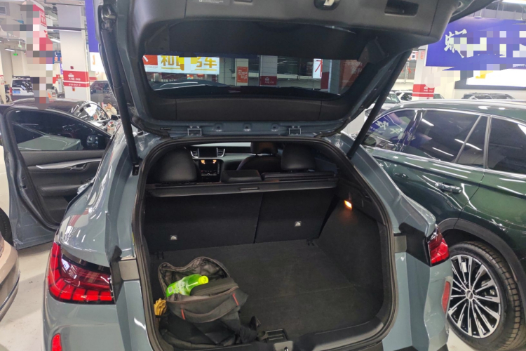 英菲尼迪QX55 2022款 2.0T 四驱耀享版机舱底盘23