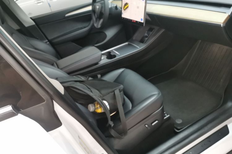 特斯拉 Model Y 2022款 改款 后轮驱动版局部细节41