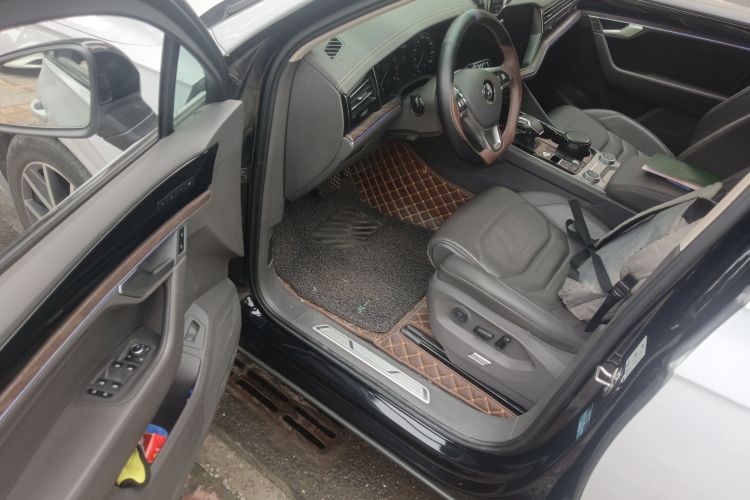 大众 途锐 2019款 3.0TSI 锐锋版 国VI中控内饰7003