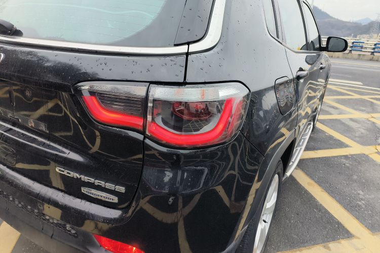 Jeep 指南者 2017款 200T 自动家享版车身外观9