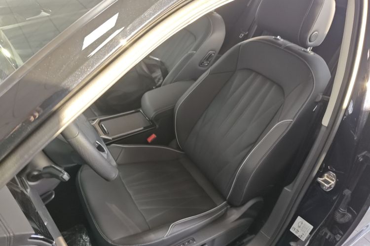 大众 帕萨特 2023款 改款 330TSI 豪华版中控内饰19