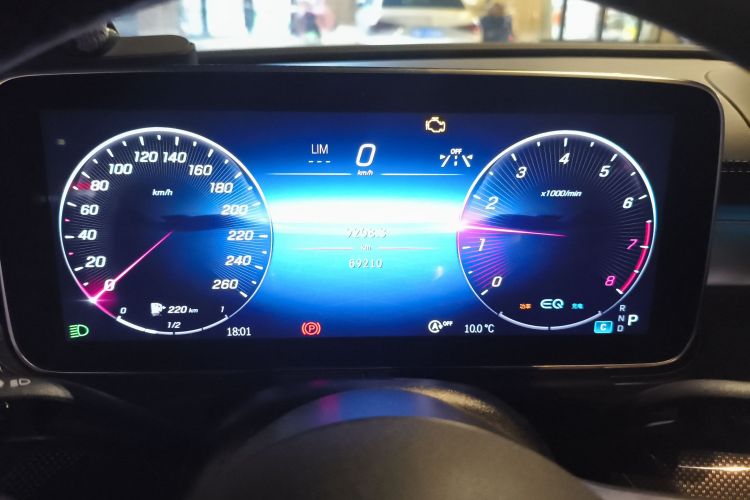 奔驰C级 2022款 C 260 L 运动版中控内饰14