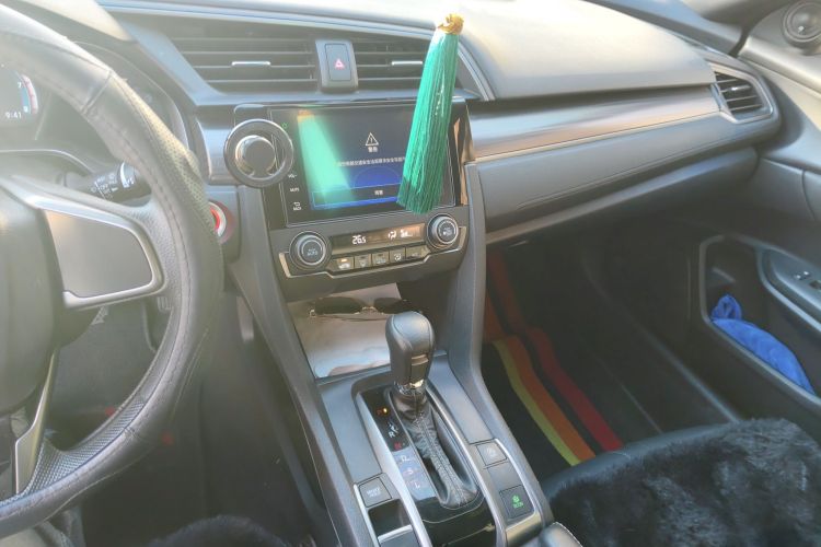 本田 思域 2021款 HATCHBACK 220TURBO CVT新锐控中控内饰16