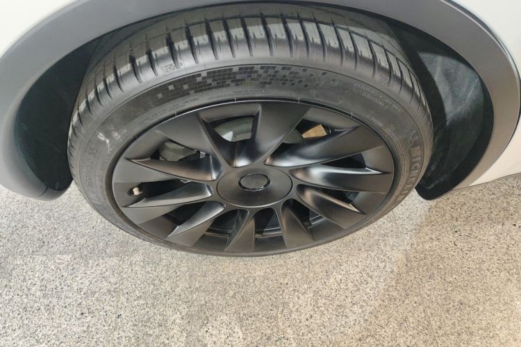 特斯拉 Model Y 2022款 改款 后轮驱动版车身外观6008