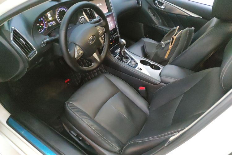 英菲尼迪Q50L 2016款 2.0T 进取版中控内饰19