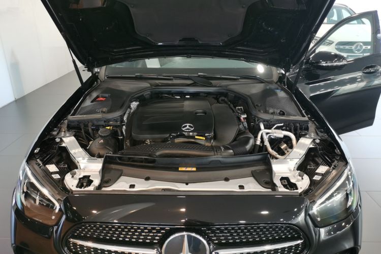 奔驰E级(进口) 2023款 改款 E 260 时尚型运动版局部细节24