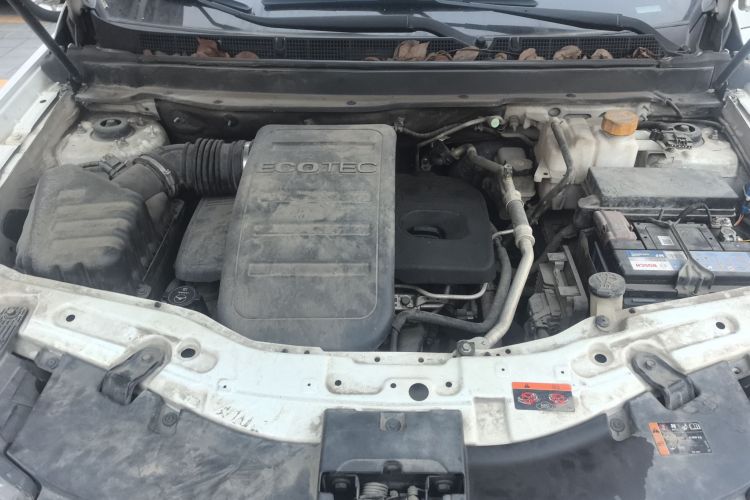 雪佛兰 科帕奇 2015款 2.4L 四驱旗舰版 7座机舱底盘24