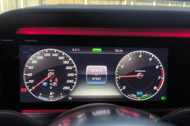 奔驰E级 2019款 E 260 L 运动型中控内饰14