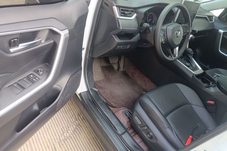 丰田 威兰达 2021款 双擎 2.5L E-CVT四驱豪华版中控内饰7003