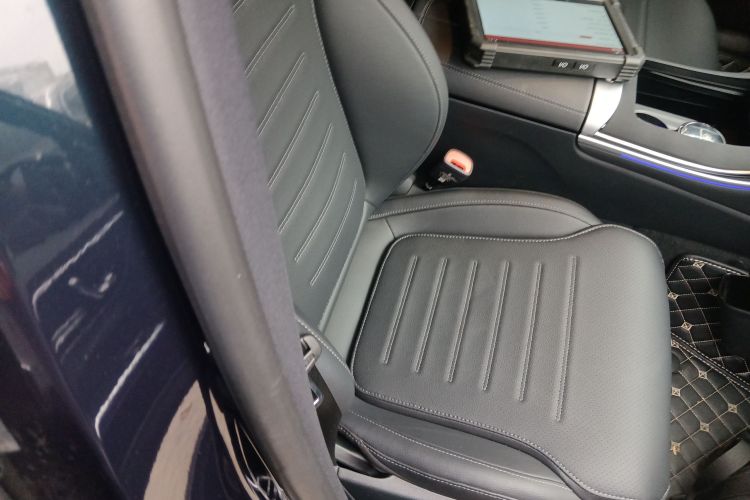 奔驰C级 2025款 C 260 L 运动版局部细节41