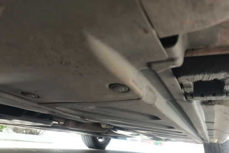 奔驰C级 2017款 改款 C 200 运动版局部细节9004