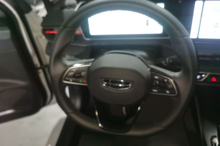 吉利汽车 2024款 缤瑞COOL 1.5T DCT龙腾版中控内饰13