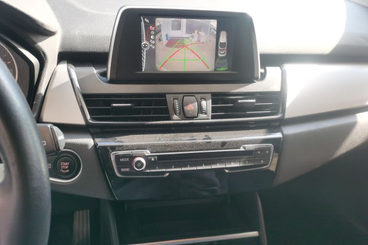 宝马2系旅行车(进口) 2015款 218i 领先型中控内饰16