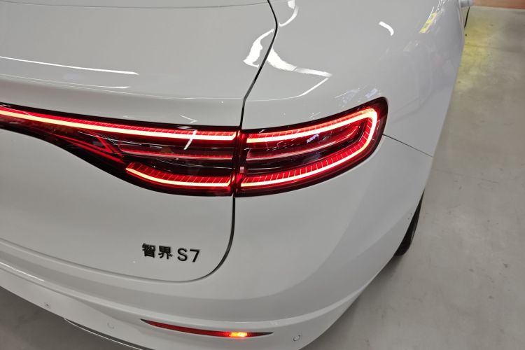 鸿蒙智行 智界S7 2024款 Max+ 后驱超航智驾版车身外观9