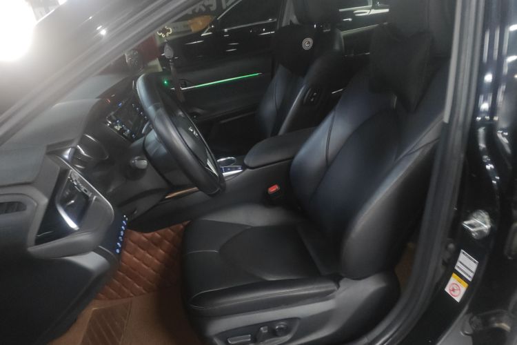 丰田 凯美瑞 2018款 2.5G 豪华版中控内饰19