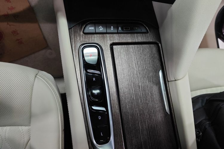 别克 昂科旗 2020款 28T 四驱Avenir艾维亚局部细节18