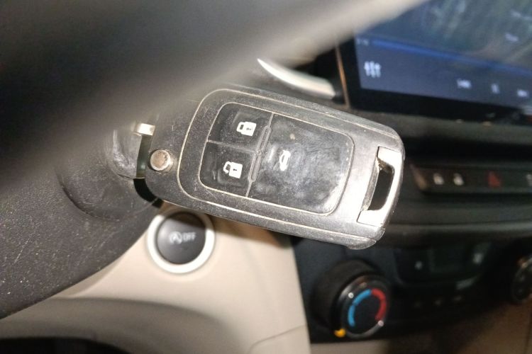 别克 英朗 2016款 15N 手动精英型中控内饰11