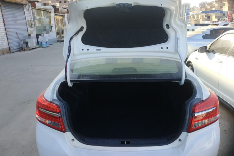 丰田 威驰 2017款 1.5L 手动创行版机舱底盘23