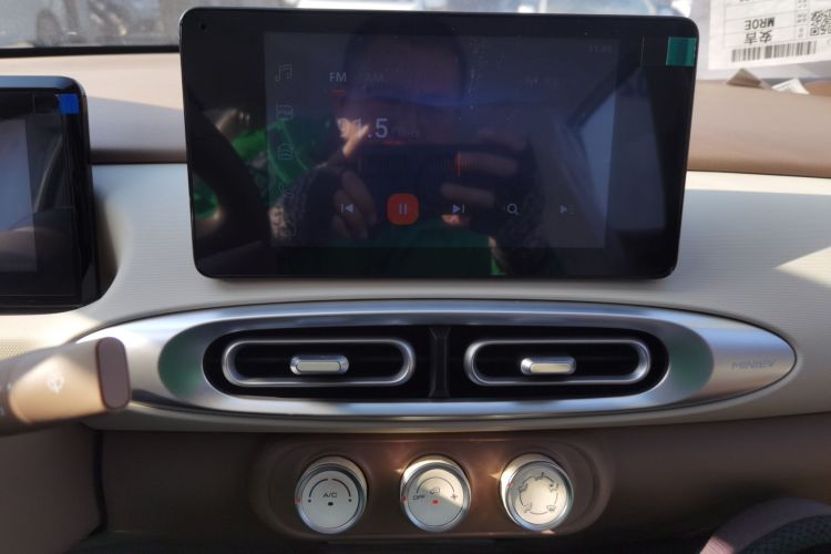 五菱汽车 宏光MINIEV 2025款 四门版 臻享+款中控内饰16