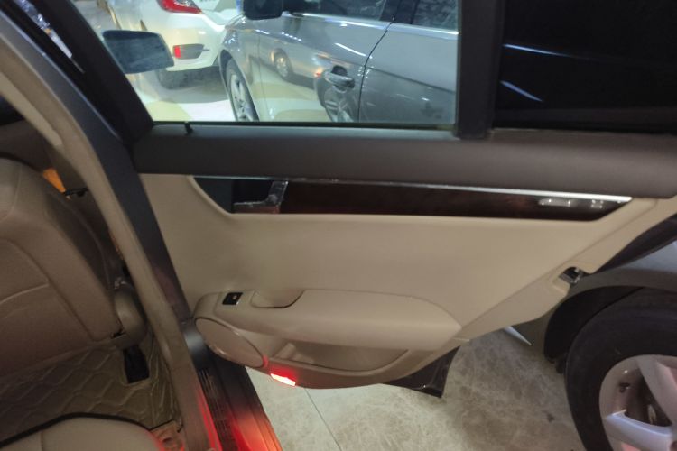 奔驰C级 2013款 C 260 CGI 优雅型中控内饰45