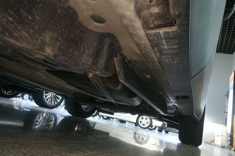 别克 昂科威 2020款 20T 两驱领先型机舱底盘29