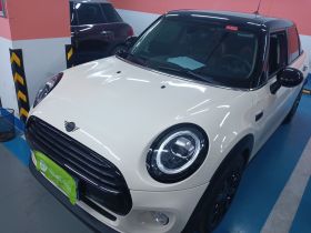 MINI 2019款 1.5T COOPER 艺术家 五门版