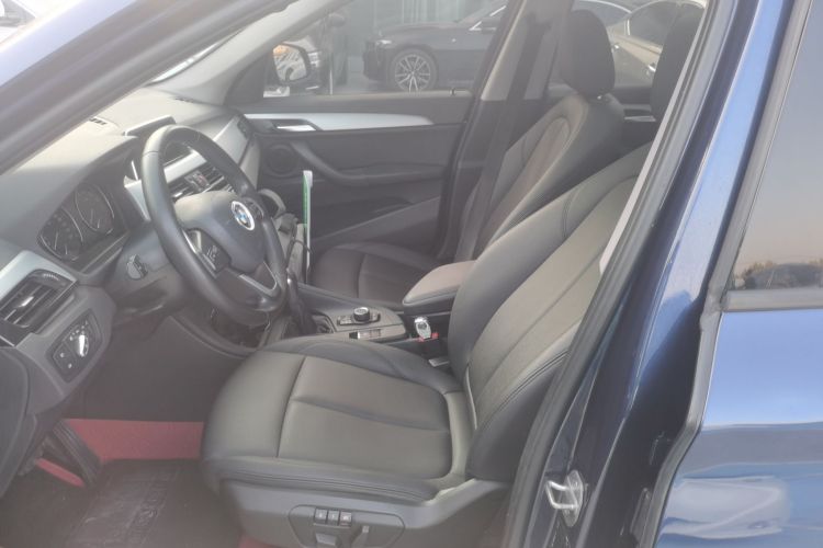 宝马X1 2019款 sDrive18Li 时尚型中控内饰19
