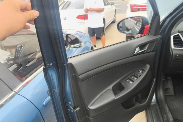 现代 途胜 2015款 1.6T 双离合两驱舒适型中控内饰7007