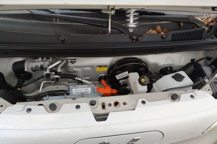 五菱汽车 宏光MINIEV 2024款 第三代 215km 青春版机舱底盘24