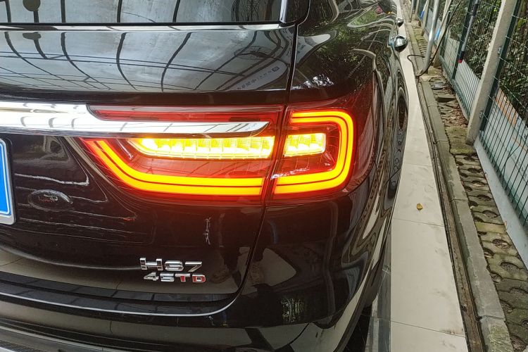 红旗HS7 2022款 2.0T DCT两驱智联旗畅版 五座车身外观6006