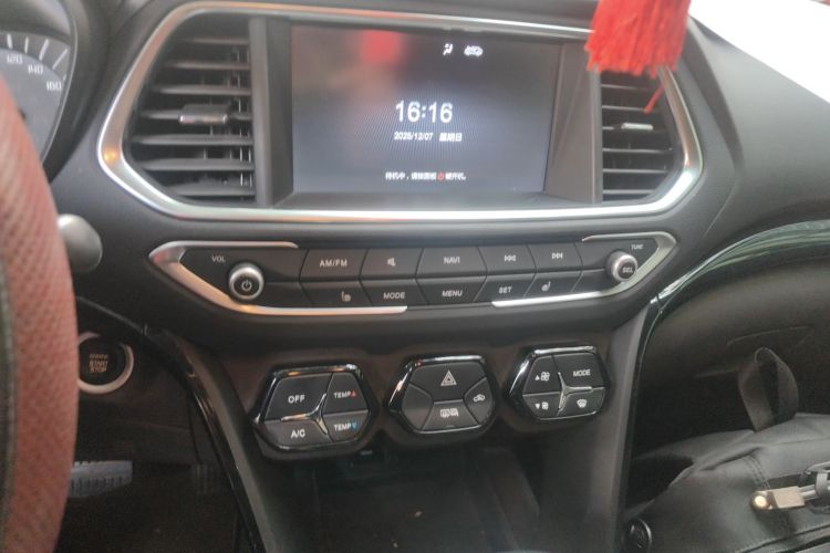 广汽传祺 传祺GS4 2015款 200T G-DCT豪华版中控内饰16