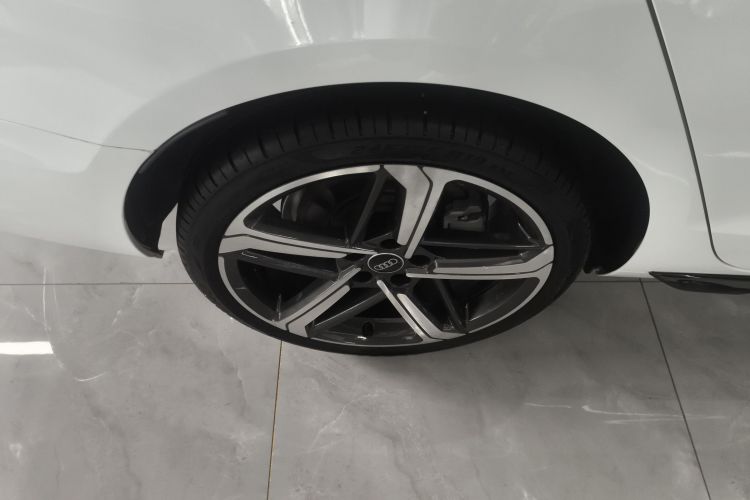 奥迪A4L 2024款 40 TFSI 豪华动感型车身外观6008