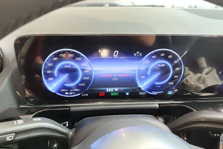 奔驰EQA 2025款 EQA 260中控内饰14