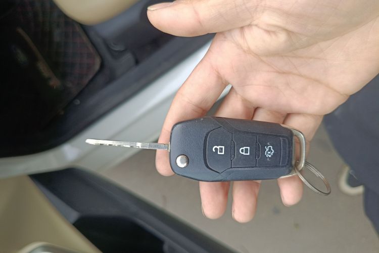 福特 福睿斯 2015款 1.5L 自动舒适型中控内饰7001