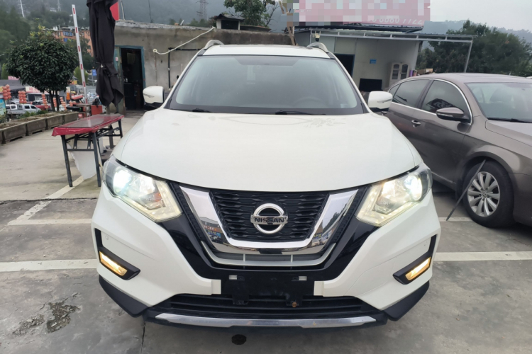 日产 奇骏 2017款 2.0L CVT舒适版 2WD车身外观2