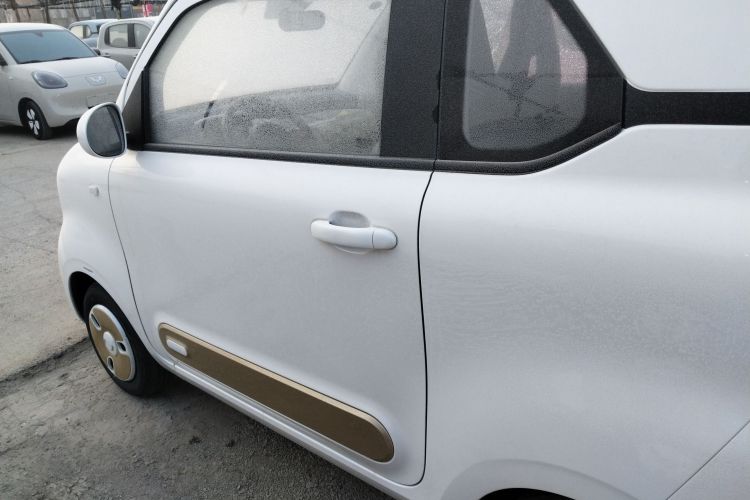 奔腾小马 2025款 222km 灵动马车身外观4