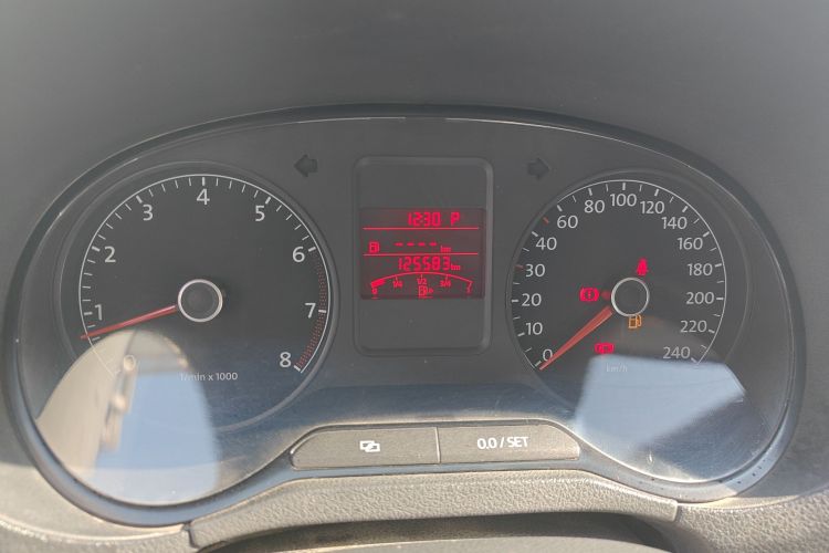 大众 Polo 2011款 1.4L 自动致酷版中控内饰15