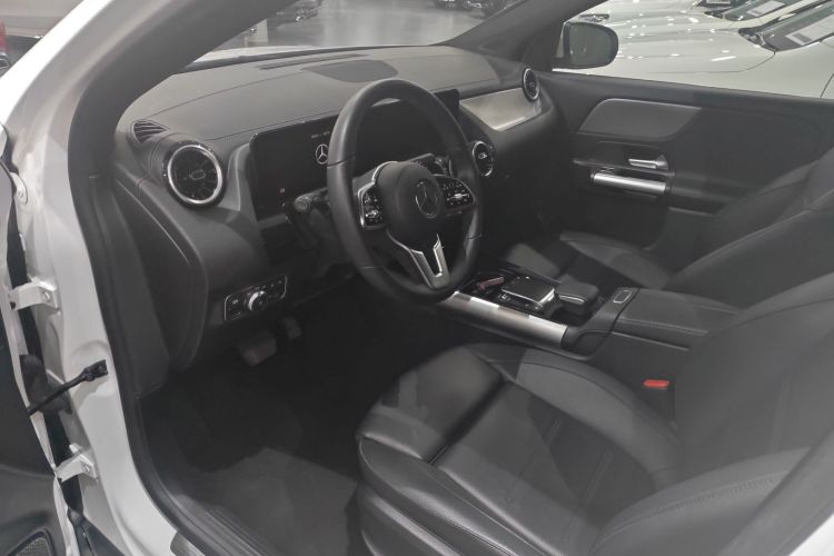 奔驰GLA 2023款 GLA 200中控内饰20