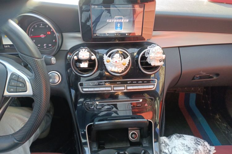 奔驰C级 2018款 C 200 运动版中控内饰16