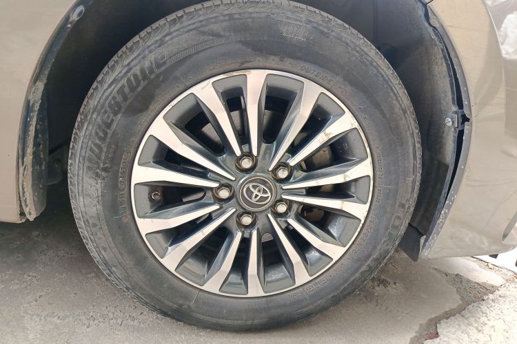 丰田 卡罗拉 2017款 改款 1.2T 手动GL车身外观10