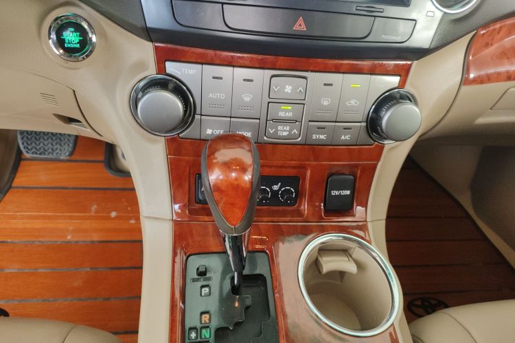 丰田 汉兰达 2012款 2.7L 两驱7座豪华版中控内饰18